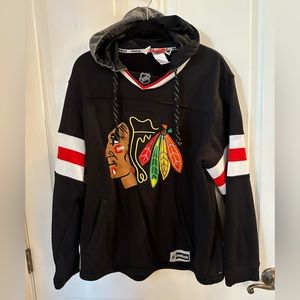 Men’s large sweater / hoodie blackhawks size large